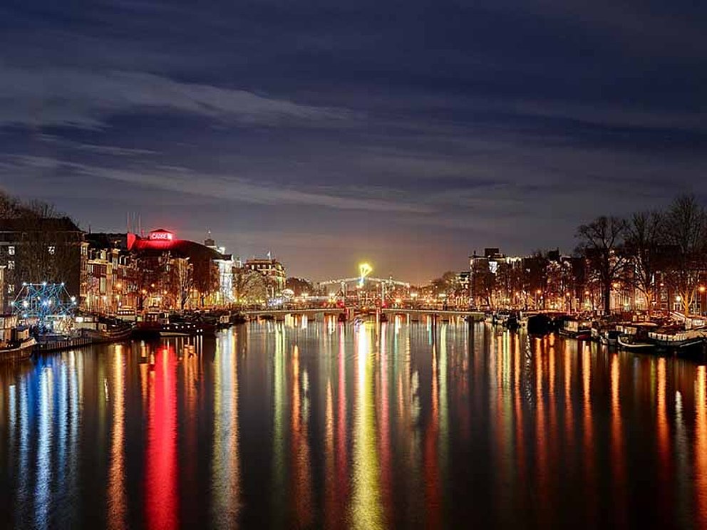 Amsterdam bei Nacht - Licht Festival in den Niederlanden