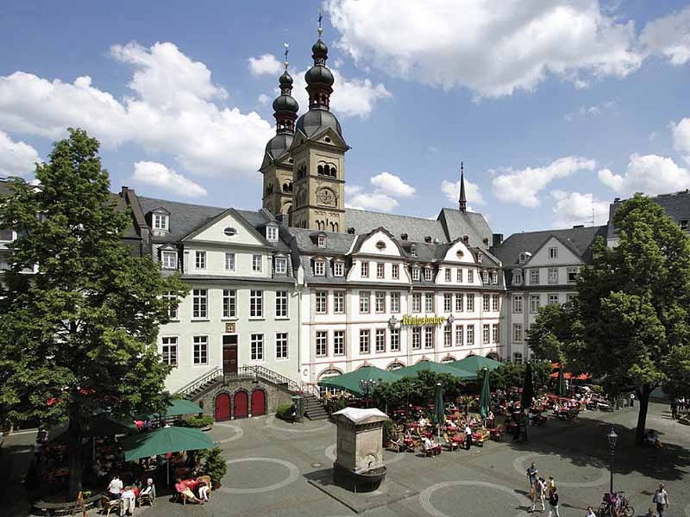 Blick auf Vorplatz der Liebfrauenkirche in Koblenz in Deutschland