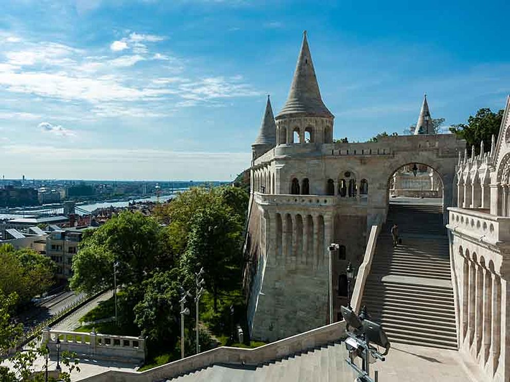 Besuch der Fischer Bastei in Budapest Ungarn mit tollem Ausblick auf die Stadt