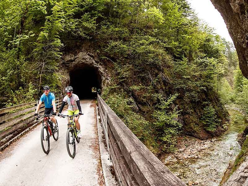 Mountainbiken durch die Tunnel im Nationalpark-Kalkalpen