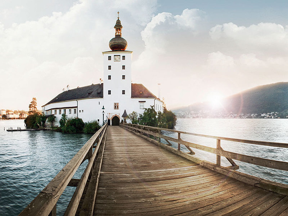 Ort castle is situated on an island in Lake Traunsee. It is connected to the land via landing stage.