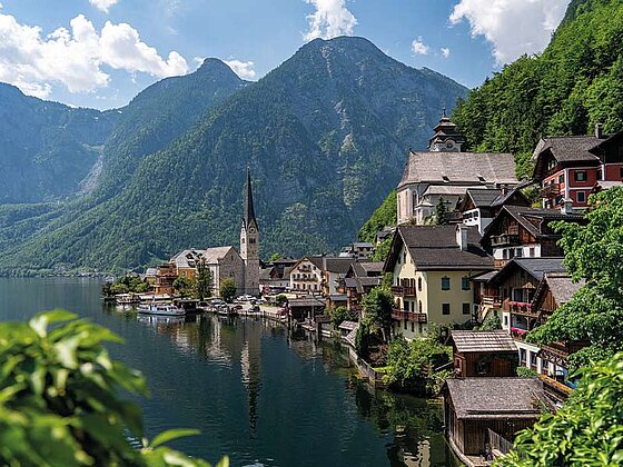 Blick auf Hallstatt vom See aus.