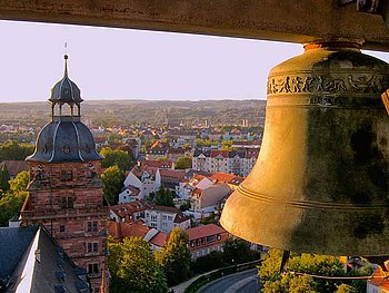 Blick von Kirche auf Aschaffenburg in Deutschland