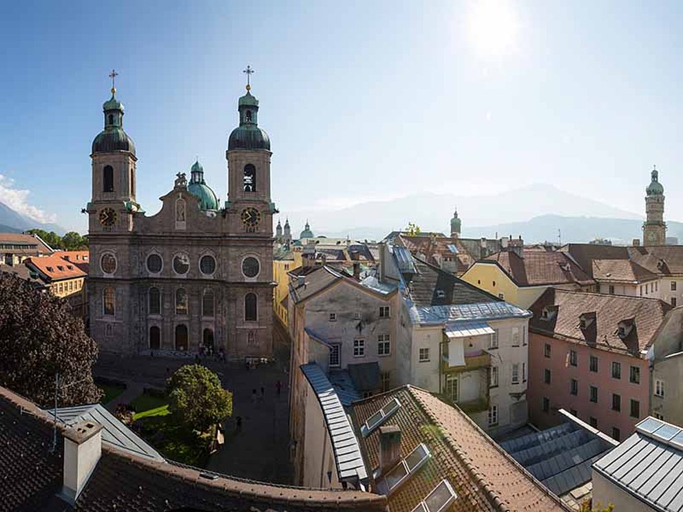 Blick auf die Innsbrucker Altstadt mit Dom