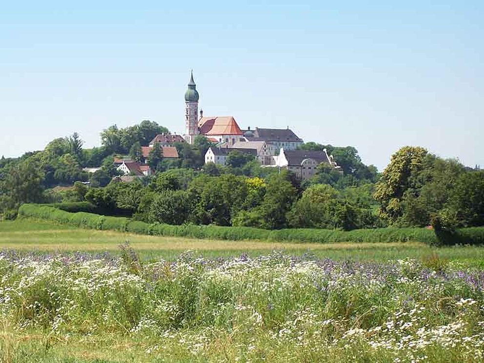 Radurlaub in Deutschland and er Isar vorbei am Kloster Andechs