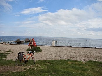 Radstopp am dänischen Strand