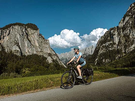 cyclist enters Gesäuse National Parc