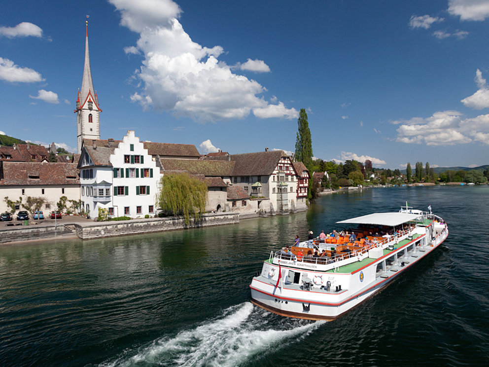 Bootsfahrt am Bodensee mit Blick auf Stein am Rhein
