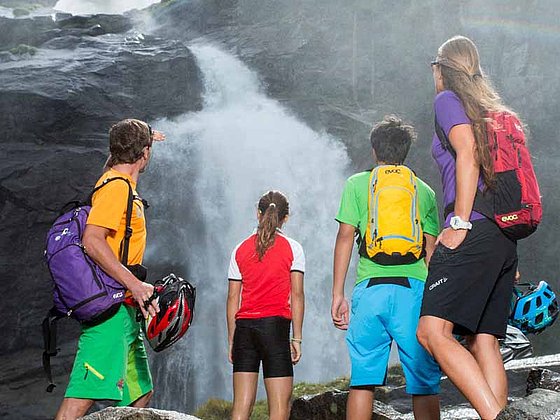 Bewundernswerte Wasserfälle auf der Tauernradweg-Tour