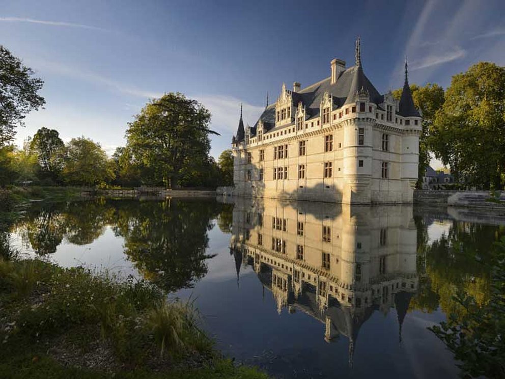 Blick auf das Wasserschloss Azay le Rideau