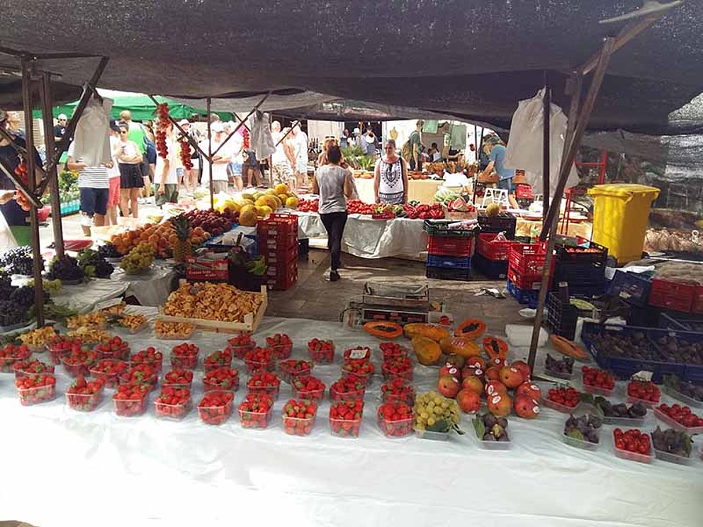 Besuch am Markt von Sineu in Mallorca in Spanien