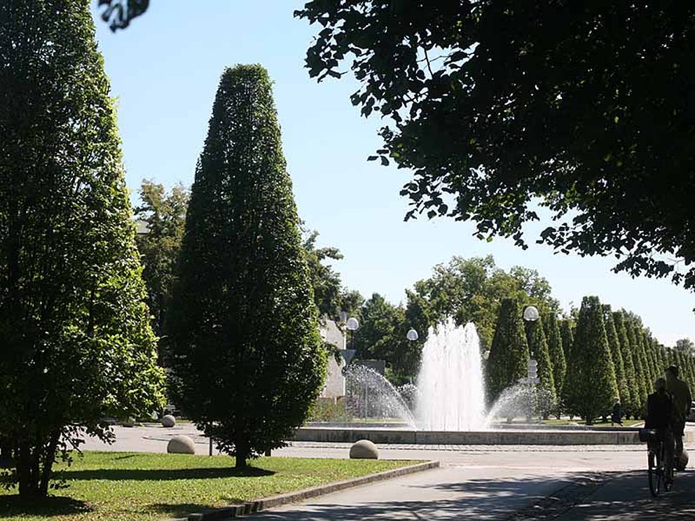 public garden with fountain at Bad Füssing