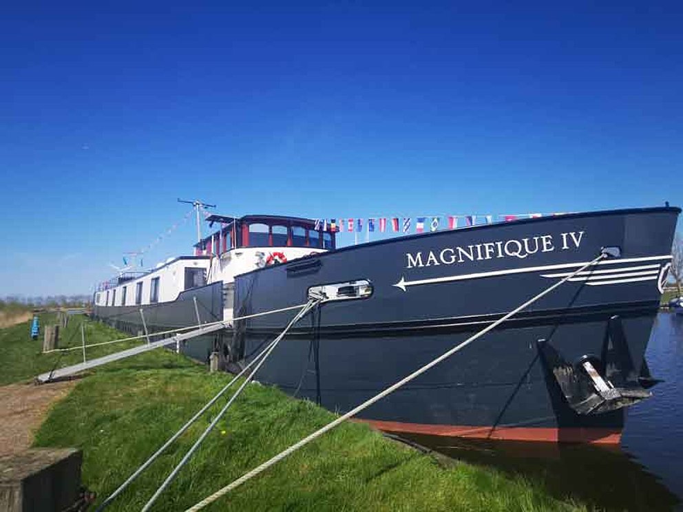 Das Schiff Magnifique ist fest vertätu