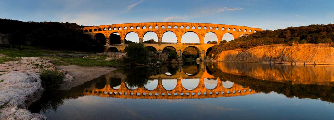 Pont du Gard, ist ein best erhaltenes römisches Aquädukt im Süden Frankreichs