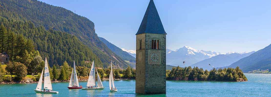 Reschenpass mit See in Italien (c)IDM-Suedtirol/FriederBlickle