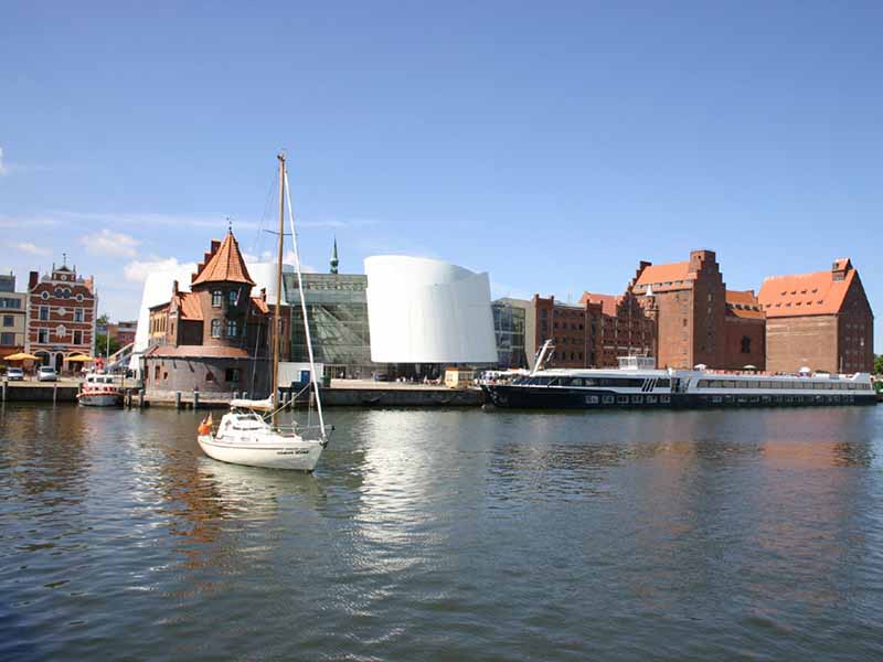 Ozeaneum in Stralsund an der Ostsee in Deutschland